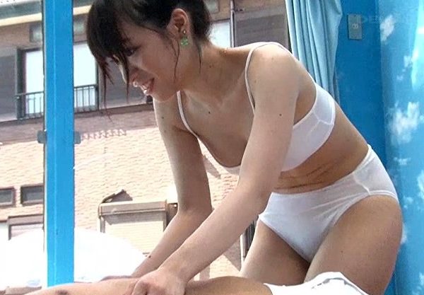 お互いステディのいない友達同士。エステモニターを餌に媚薬入りオイルマッサージで火をつけてしまい、挿入して中出しまで！
