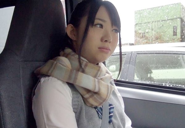 ホテルの一室に女子校生を誘導。電マして手マンして「気持ちイイ♡」イカせたあとどんどん過激なプレイを次々とこなしていくww