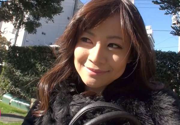 おおっ！これは正統派美人。さすがは麻布とおもいきや出身は福岡らしい。スタイルも抜群な熟女が大胆プレイを披露してくれたww