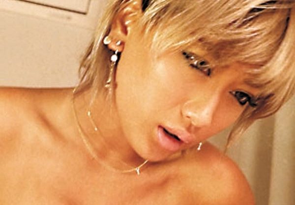 夫に物足りないギャルなエステ嬢が、気になる男性客に過剰な性的サービスｗギャルAIKA